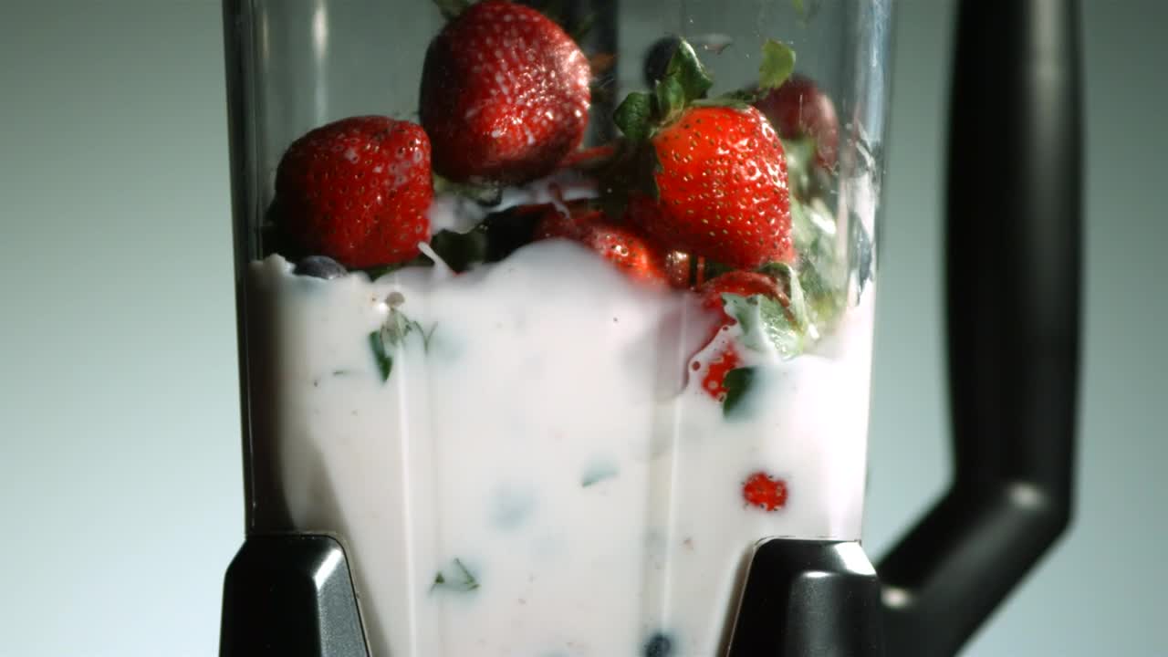 Free Video Stock Strawberries And Blueberries In The Blender Live Wallpaper - Free Download