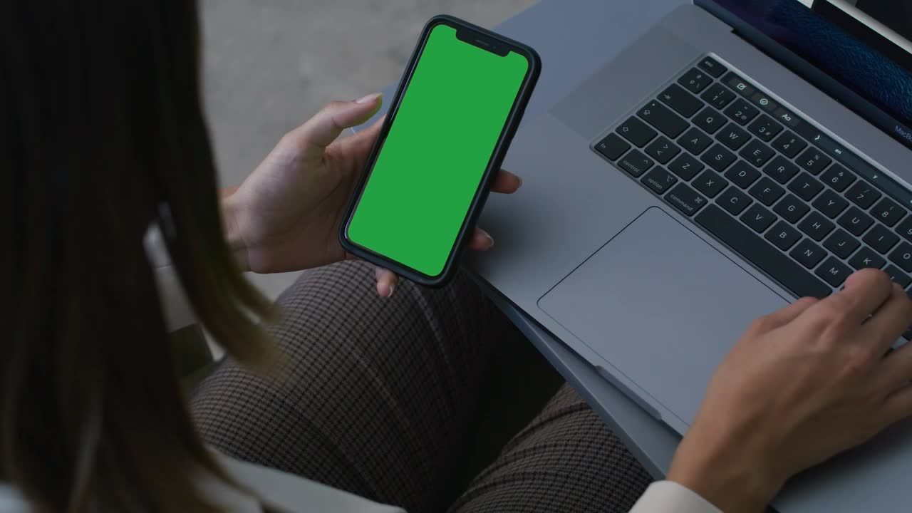 Stock Video Copying From A Cell Phone To The Computer Live Wallpaper For PC - Free Download