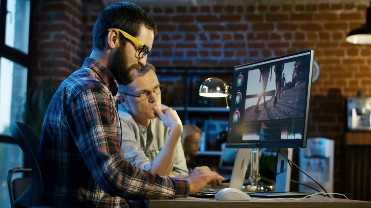 Stock Video Editing Video On The Computer Live Wallpaper For PC - Free Download