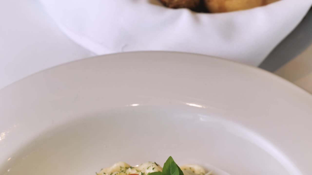 Stock Video Fettuccine Alfredo Live Wallpaper For PC - Free Download