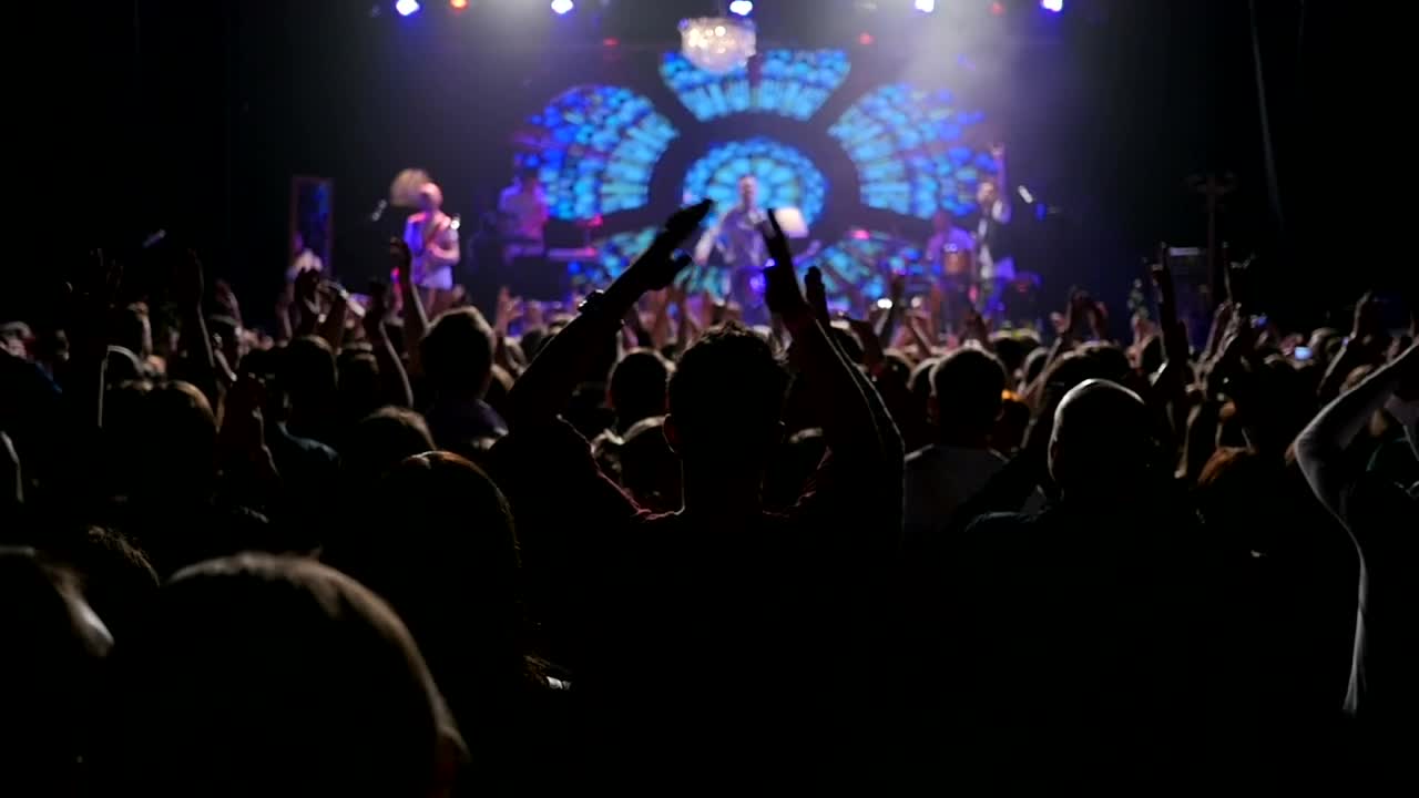 Stock Video Crowd Clapping At A Concert Live Wallpaper For PC - Free Download