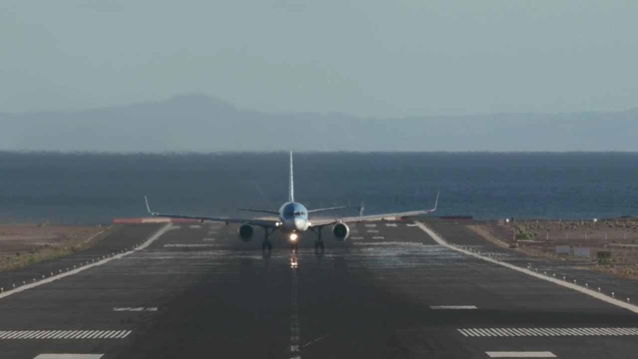Video Stock Plane Leaving An Island Live Wallpaper Free - Free Download
