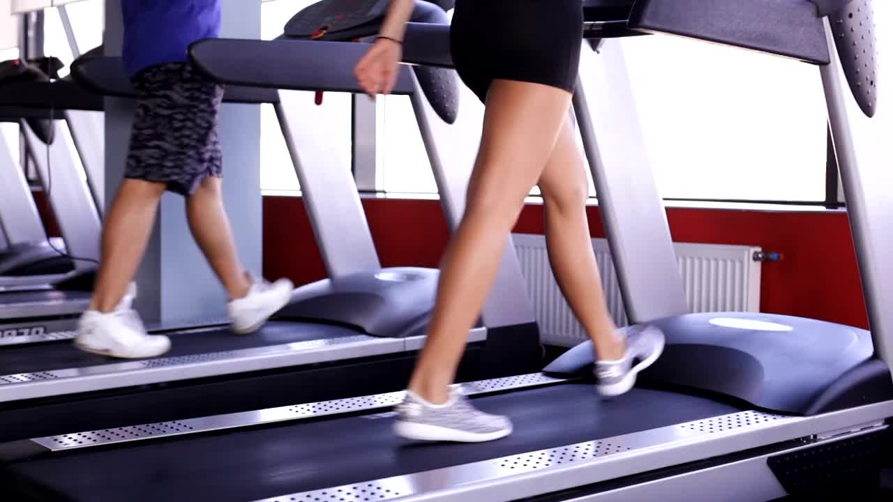 Stock Video People Using A Treadmill Live Wallpaper - Free Download