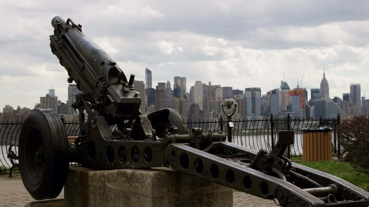 Video Stock Cannon On The Banks Of New York City Live Wallpaper For PC - Free Download