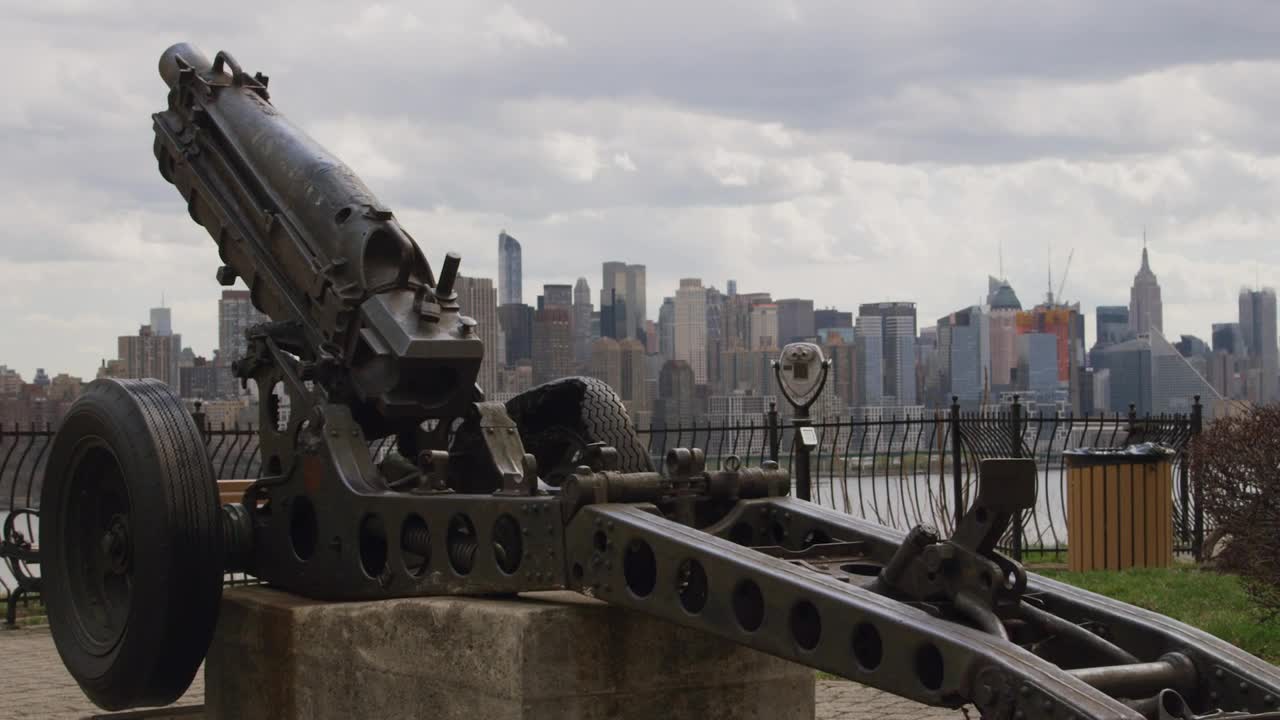 Video Stock Cannon On Display Live Wallpaper For PC - Free Download