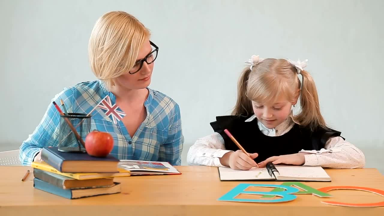 Free Video Stock Student Hi Fives Tutor While Studying In Classroom Live Wallpaper - Free Download