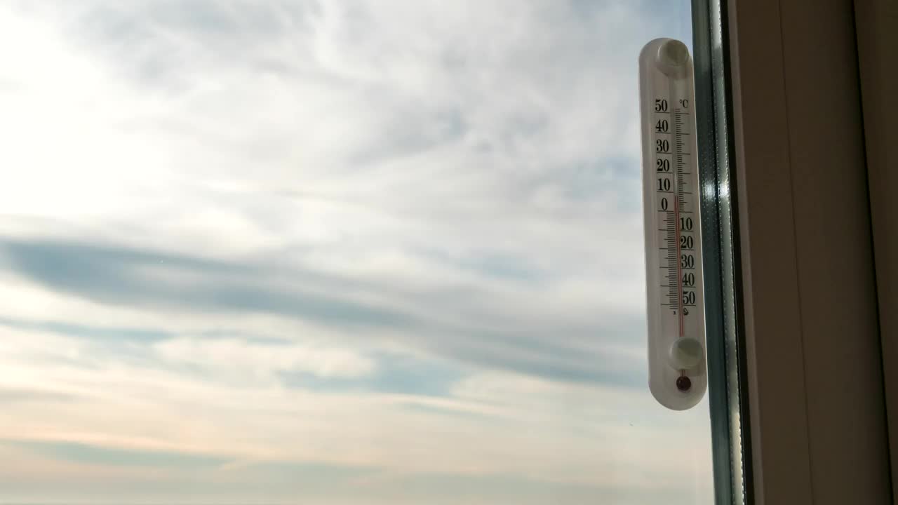 Free Video Stock thermometer in the window time lapse Live Wallpaper - Free Download