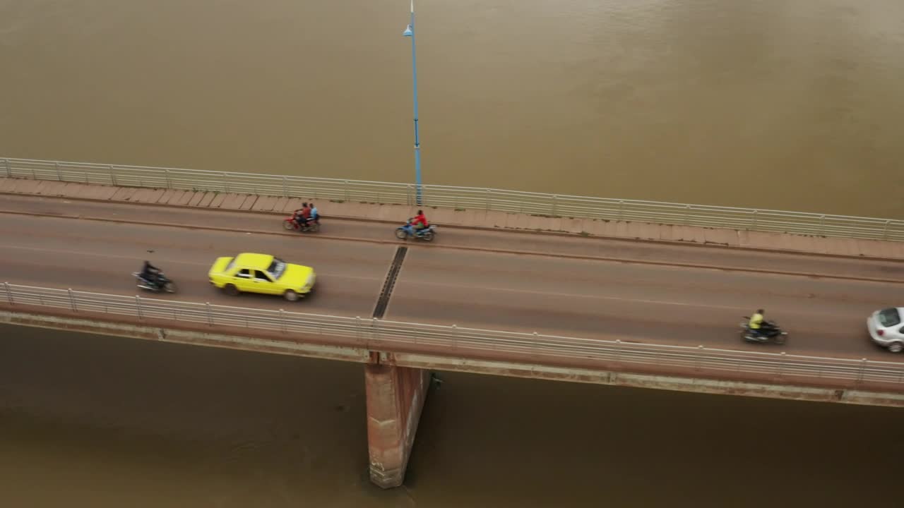 Video Stock Cars Driving Over A Bridge In Mali Live Wallpaper For PC - Free Download