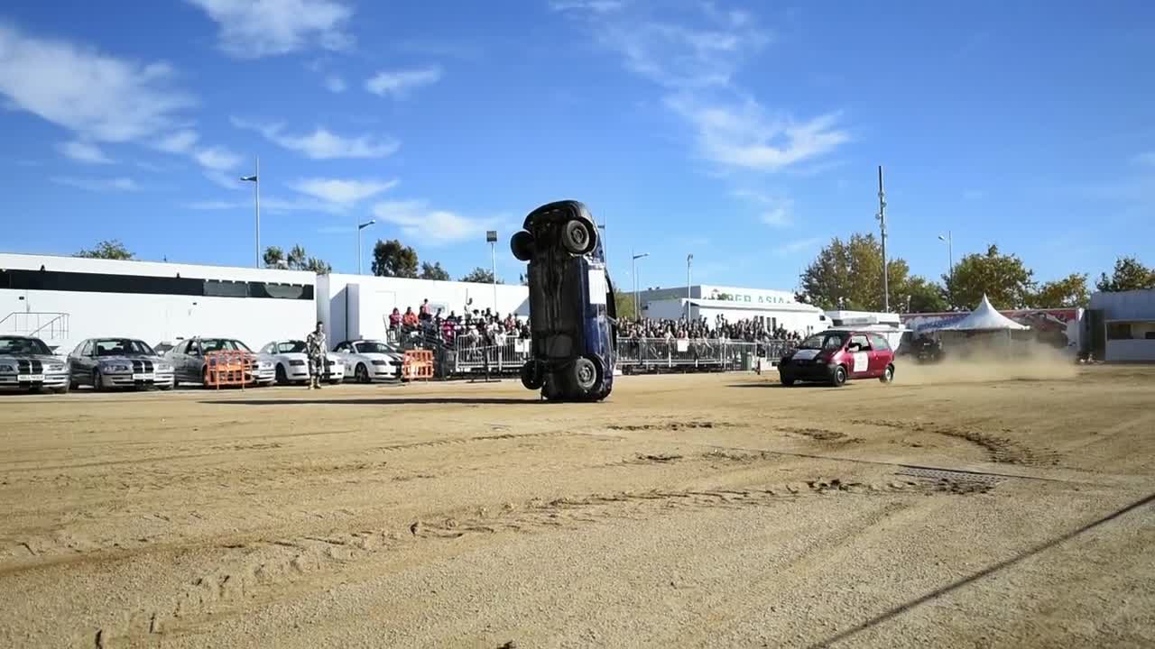 Video Stock Car Crash In Slow Motion Live Wallpaper For PC - Free Download