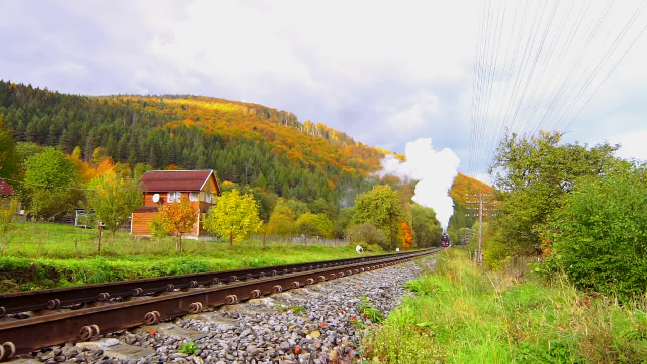 Free Stock Video Vintage Steam Train Moving On The Tracks Live Wallpaper - Free Download