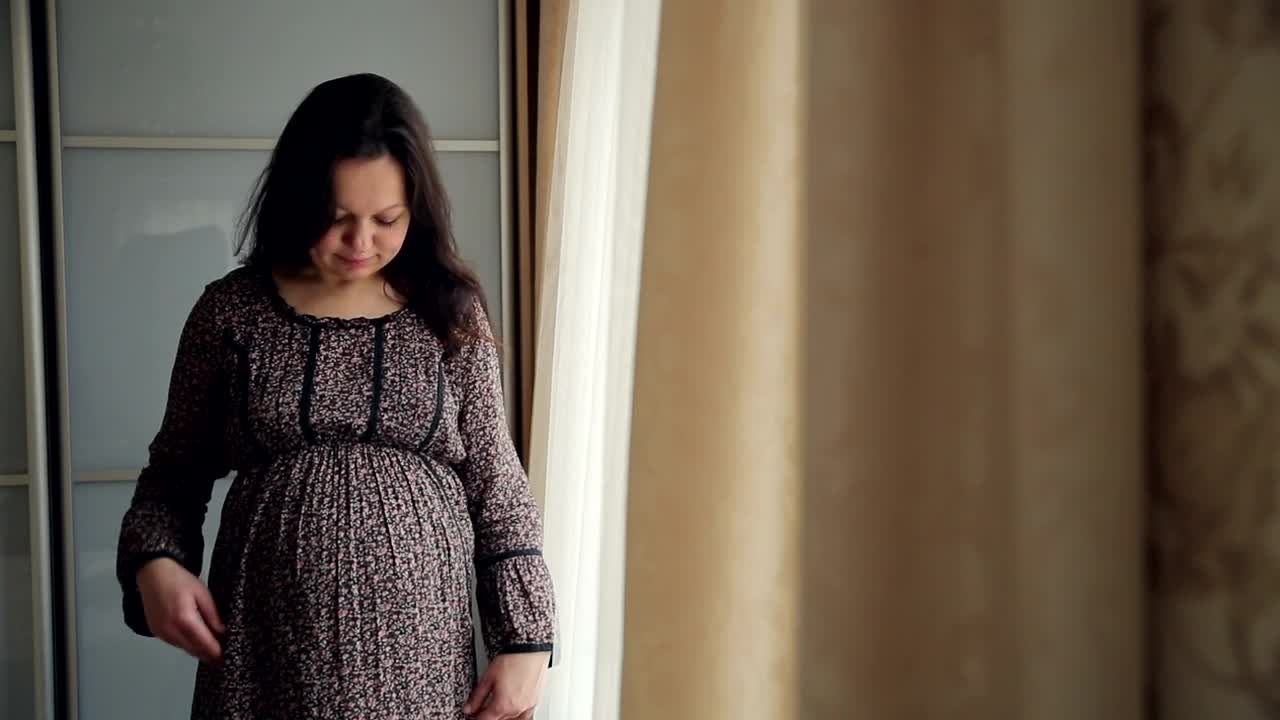 Video Stock Pregnant Woman Hugs Her Tummy With Hope Live Wallpaper Free - Free Download