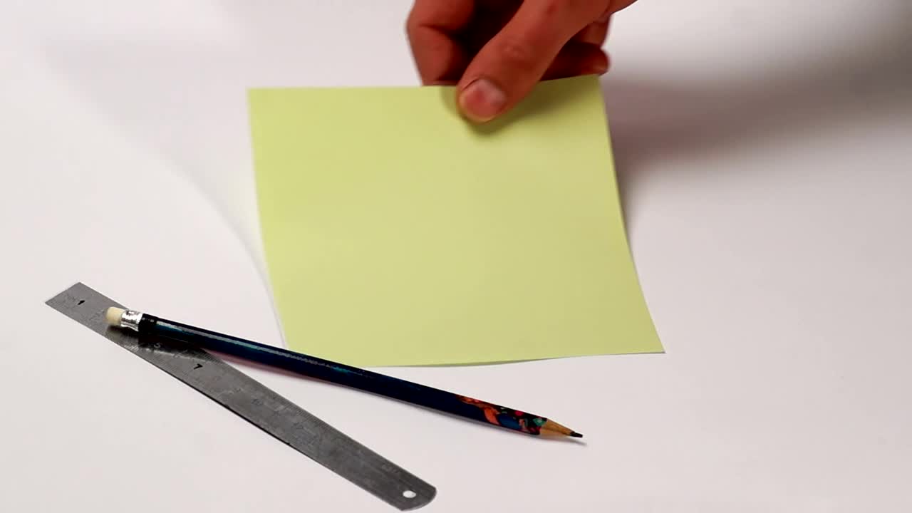 Stock Video Making An Origami Frog Animated Wallpaper - Free Download