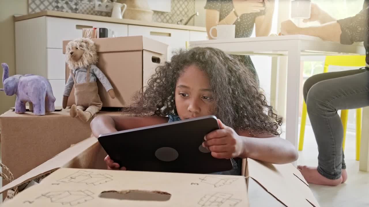 Stock Video Family Unpacking In Their New Home Live Wallpaper For PC - Free Download