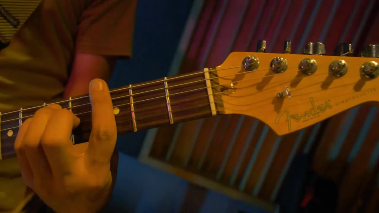 Video Stock Playing The Electric Guitar During A Presentation Live Wallpaper Free - Free Download