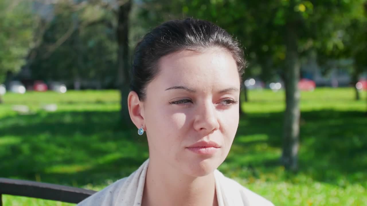 Free Stock Video Sad Woman Sitting Alone In The Park Live Wallpaper - Free Download