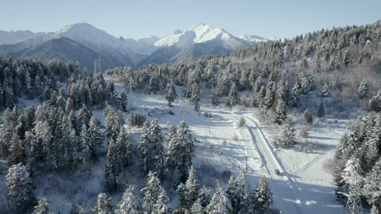 Stock Footage Vehicle Driving In A Road Covered In Snow Live Wallpaper - Free Download