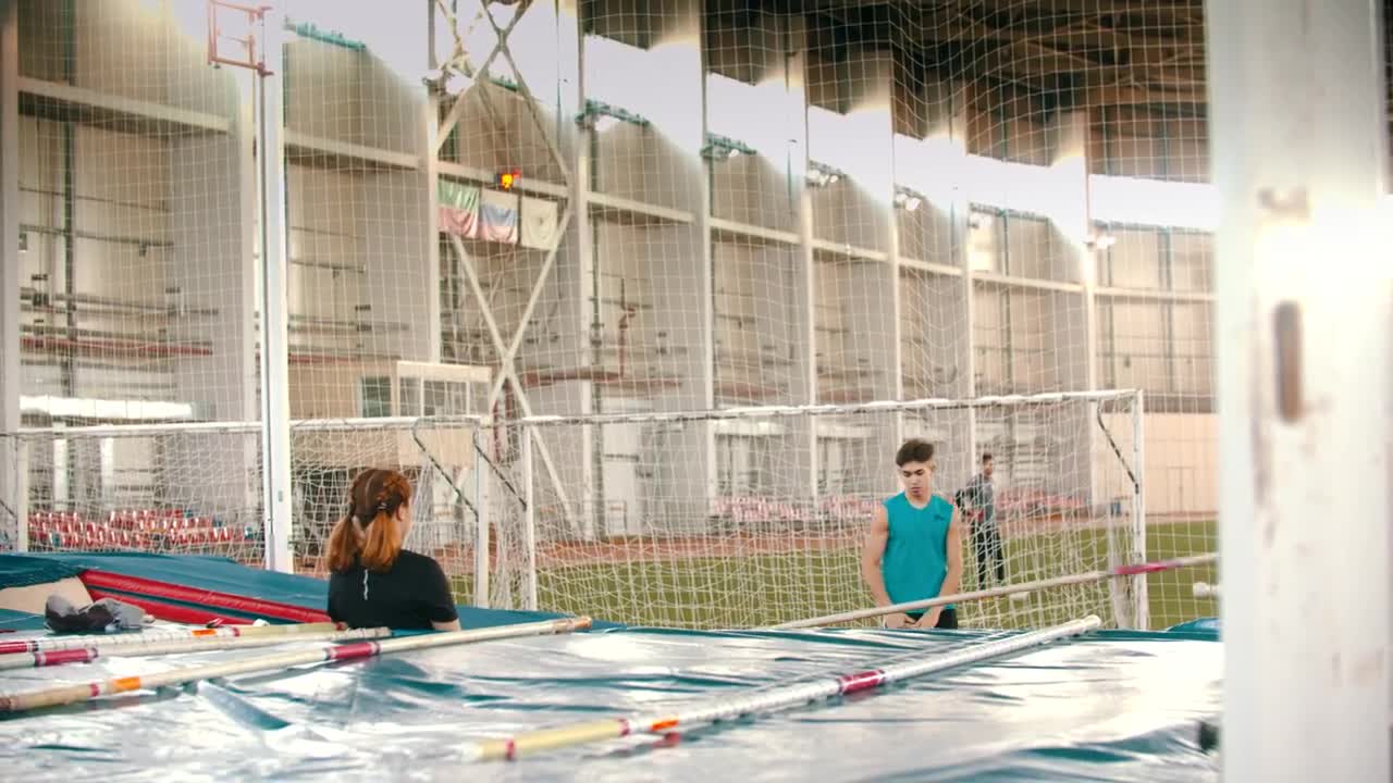 Free Stock Video Young Man Doing A Pole Vault In A Workout Live Wallpaper - Free Download