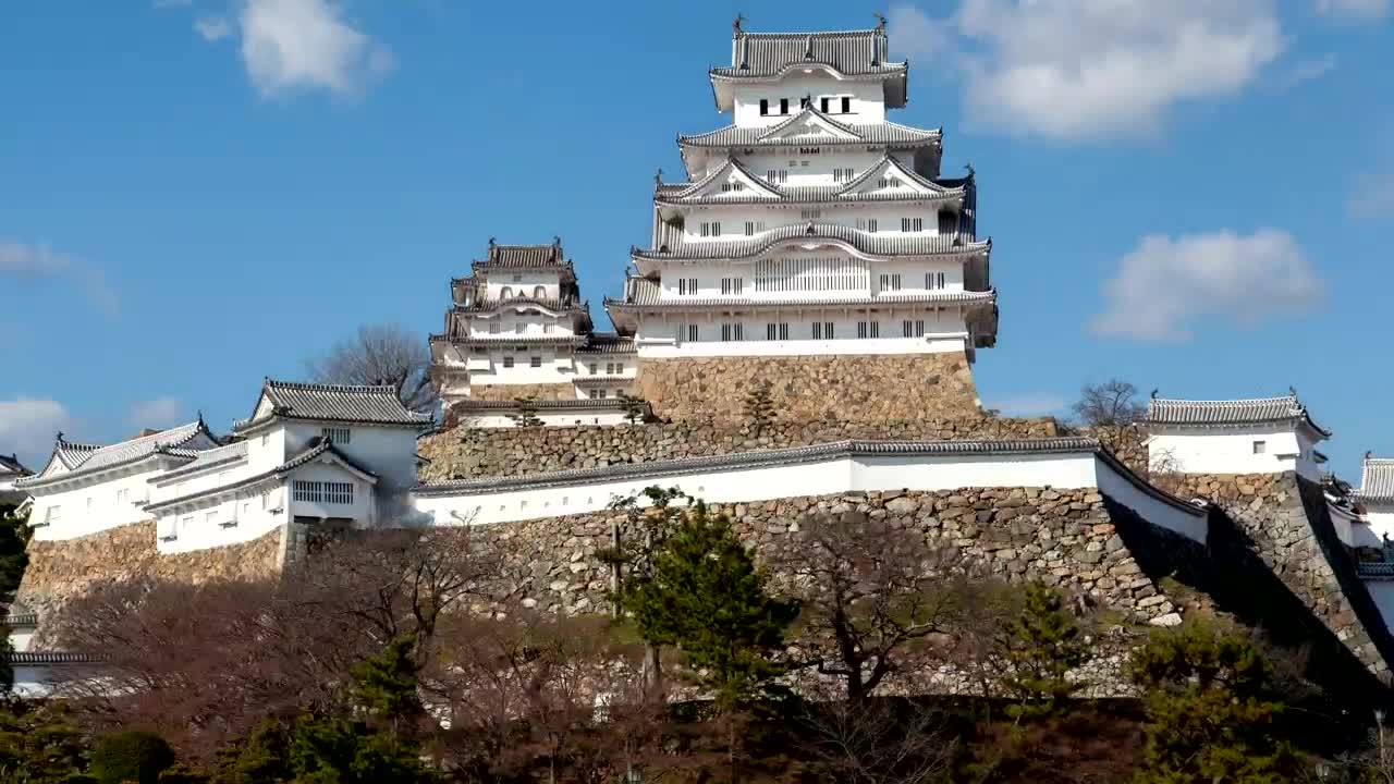 Stock Video Himeji Castle Seen From Below During A Sunny Day Animated Wallpaper - Free Download