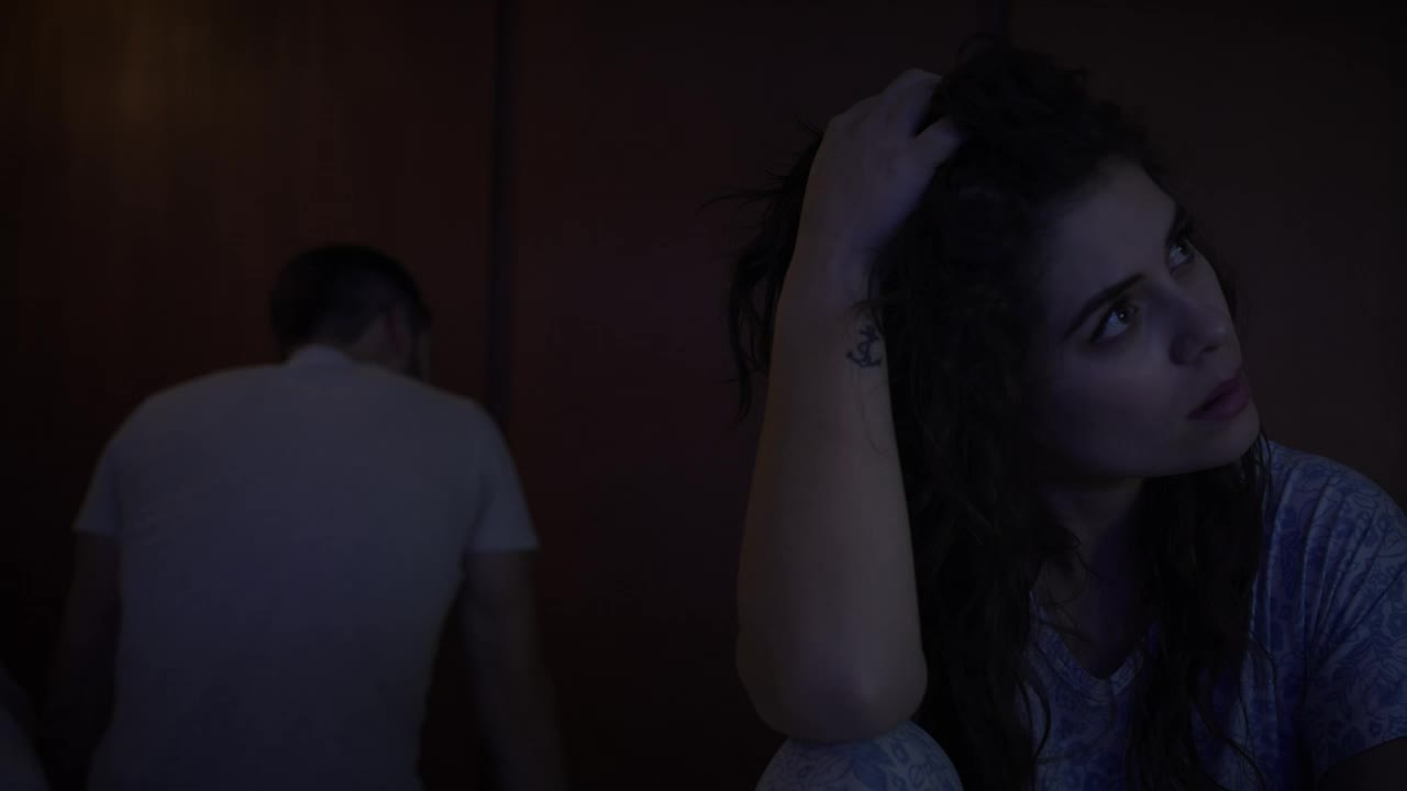 Free Stock Video Upset Man And Sad Woman Live Wallpaper - Free Download