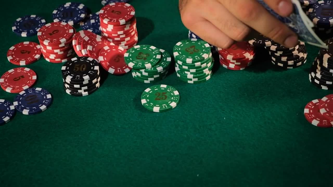 Video Stock Poker Player Shows A Pair Of Aces Live Wallpaper Free - Free Download