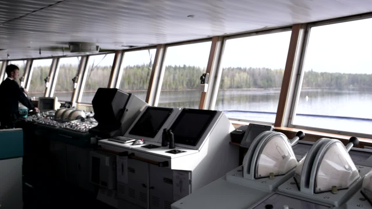 Stock Video Officers Controlling A Liner Live Wallpaper - Free Download