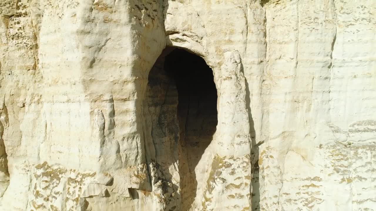Video Stock Cave Entrance In The Cliffs Live Wallpaper For PC - Free Download