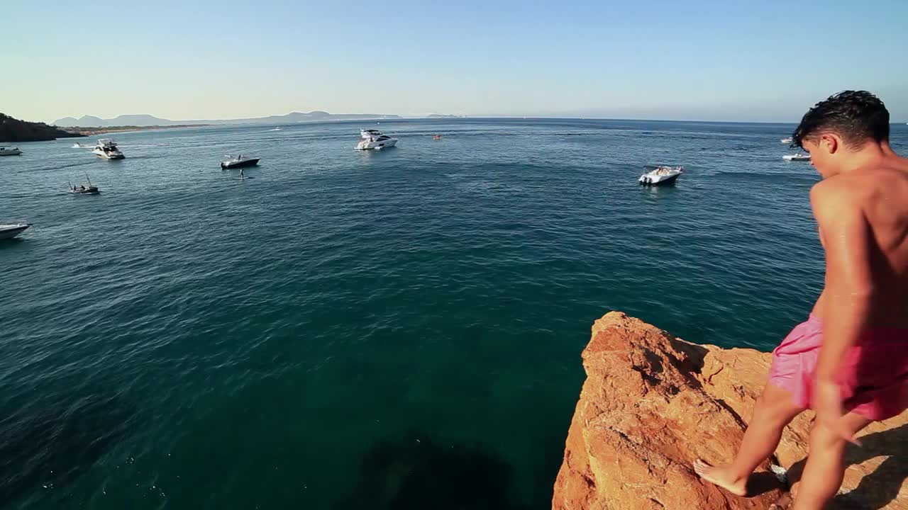 Free Stock Video Young Man Jumping From A High Rock Live Wallpaper - Free Download