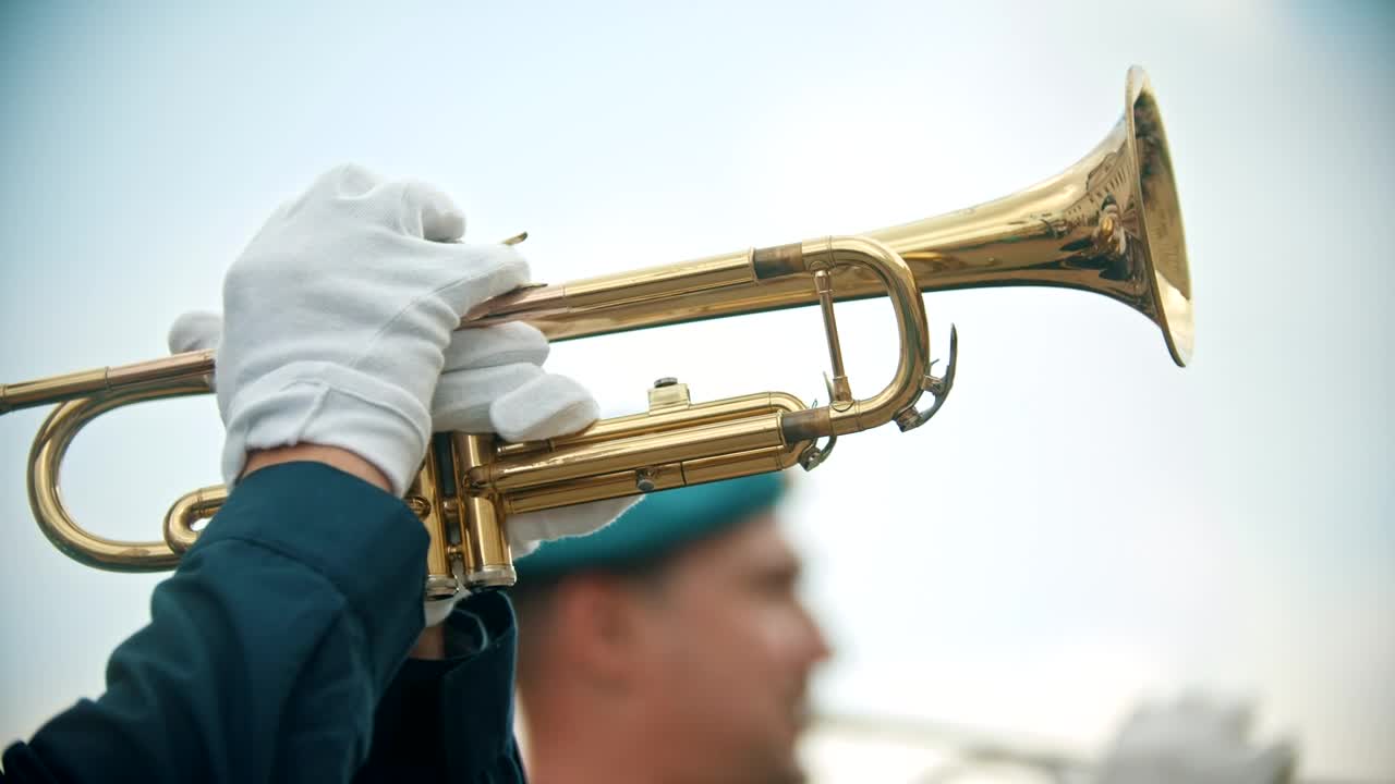 Stock Video Military Personal Playing The Trumpe Animated Wallpaper - Free Download