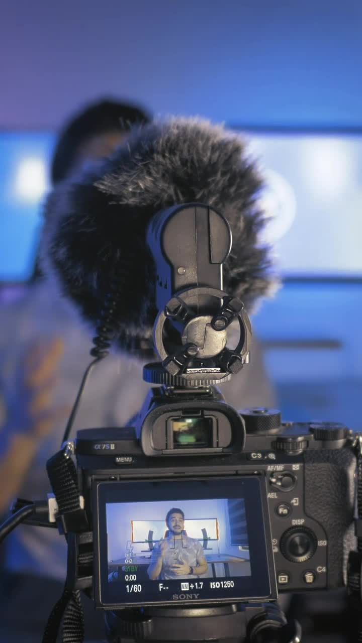 Free Stock Video Youtuber Recording Himself Live Wallpaper - Free Download