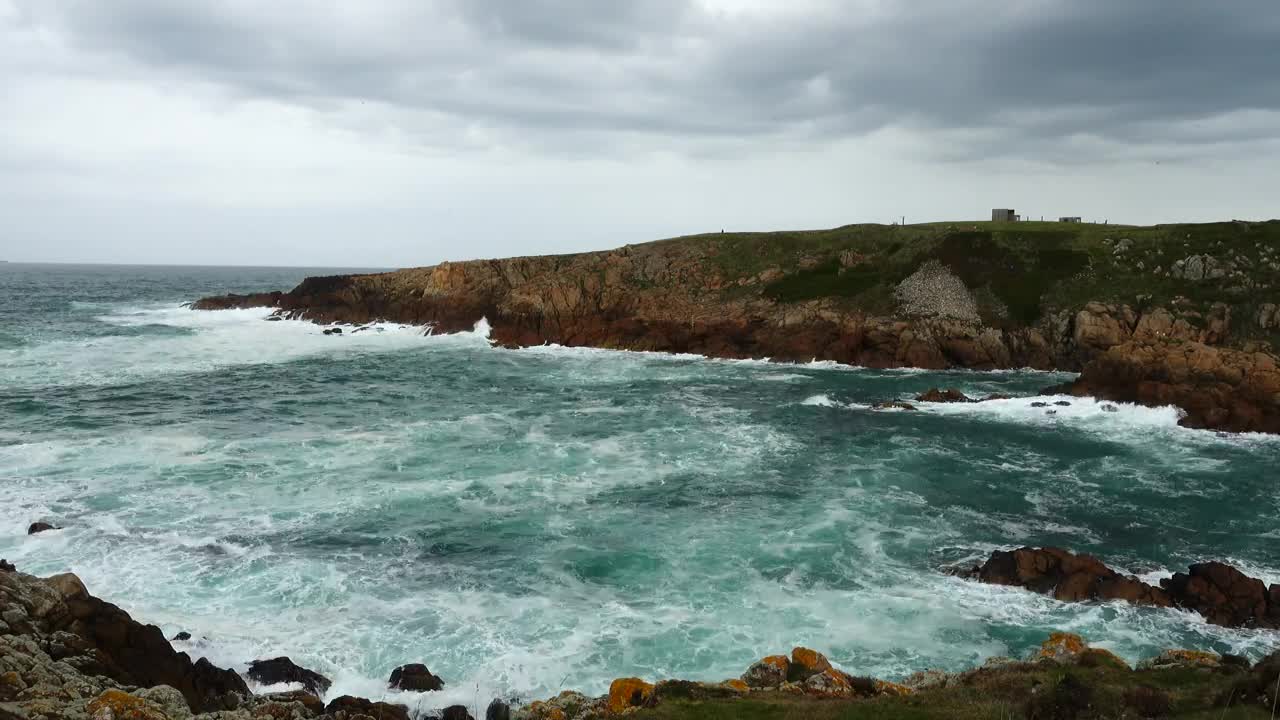 Stock Video Dangerous Waves At The Coast Live Wallpaper For PC - Free Download