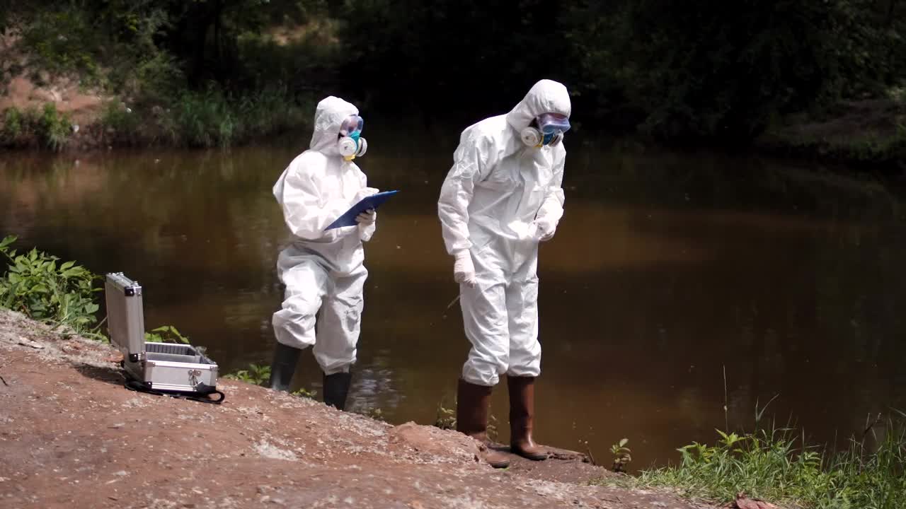 Free Stock Video Scientists Collecting Samples From The Lake Live Wallpaper - Free Download