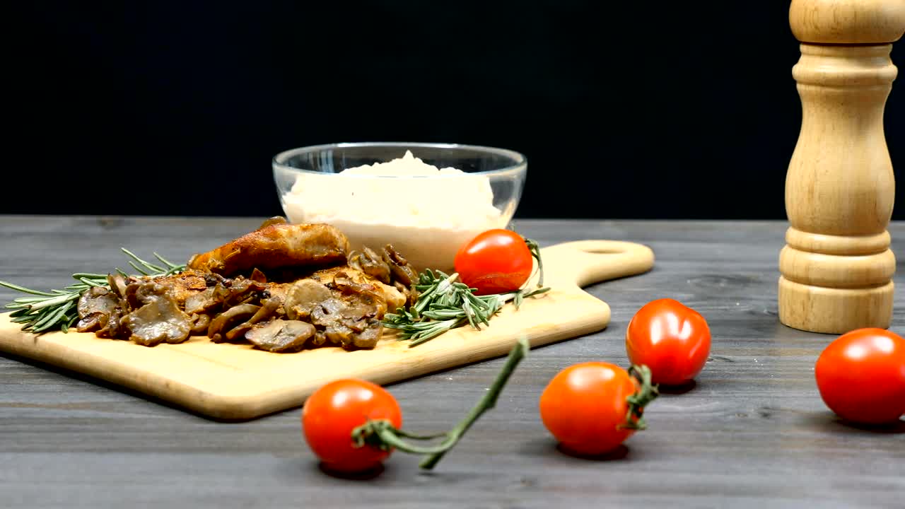 Stock Video Cooked Pork With Tomatoes Live Wallpaper For PC - Free Download