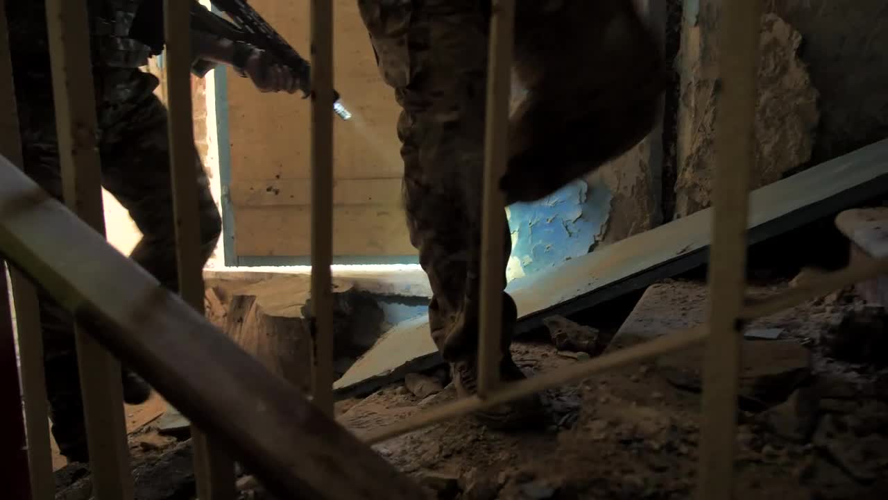 Free Video Stock Soldiers Climbing Wooden Steps Live Wallpaper - Free Download