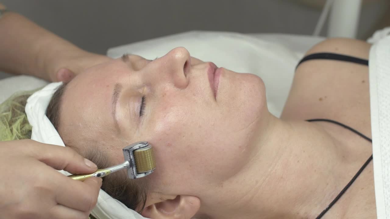 Stock Video Face Treatment At A Beauty Salon Live Wallpaper For PC - Free Download