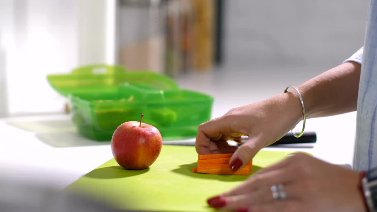 Video Stock Preparing A Lunchbox Live Wallpaper Free - Free Download