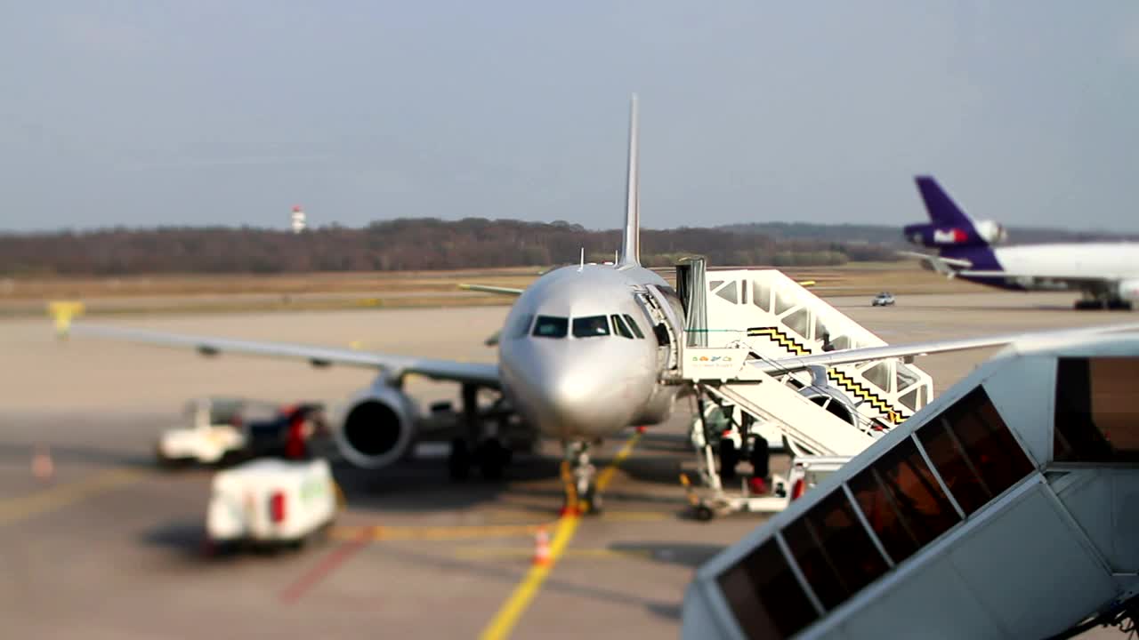 Stock Video Front Plane With Boarding Ladder Live Wallpaper For PC - Free Download