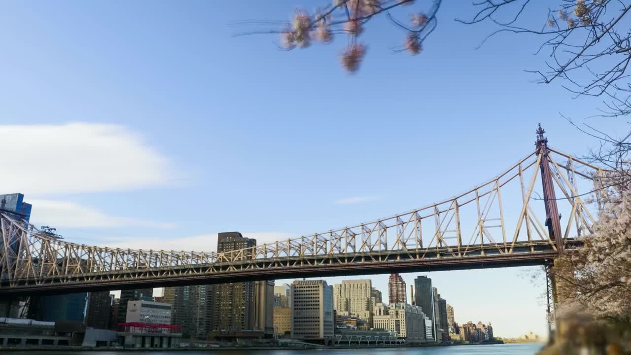 Video Stock Cargo Boat Heading Below A Bridge In Nyc Live Wallpaper For PC - Free Download