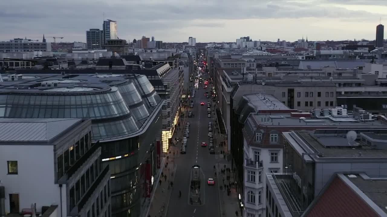 Free Video Stock Skyline View Of The City Of Berlin On An Avenue Live Wallpaper - Free Download