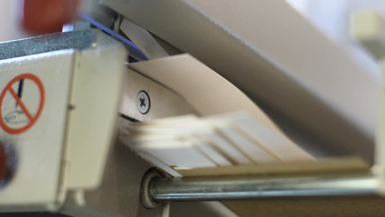 Free Video Stock Slicing Paper We Cutting Equipment Live Wallpaper - Free Download