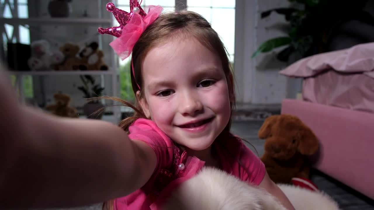 Free Video Stock taking a photo with her pet Live Wallpaper - Free Download