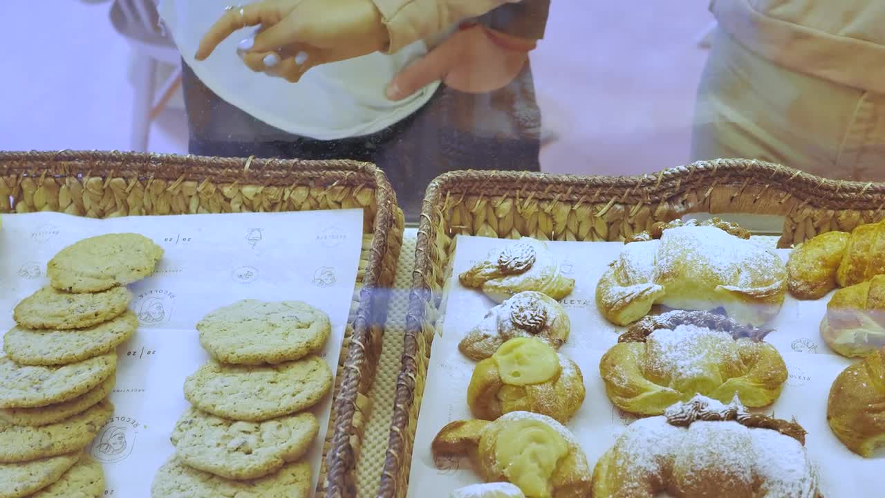 Stock Video Couple Choosing Cookies At Counter Live Wallpaper For PC - Free Download