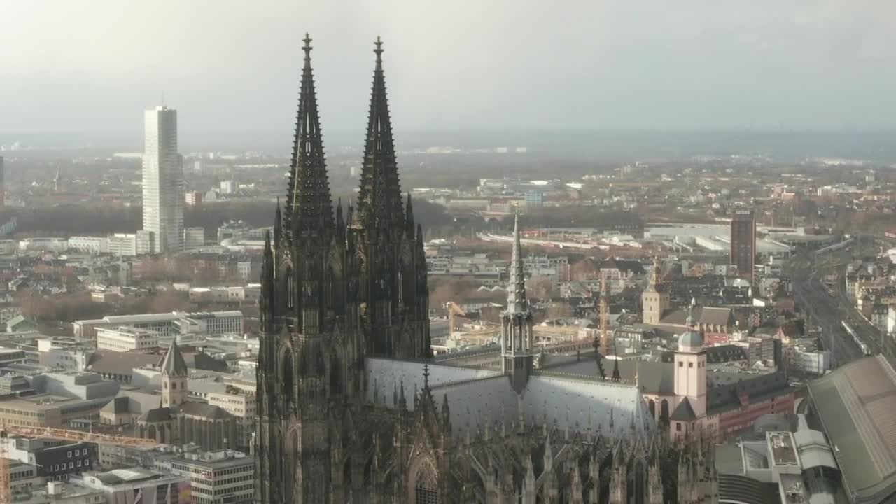 Video Stock Cathedral In A European City Live Wallpaper For PC - Free Download