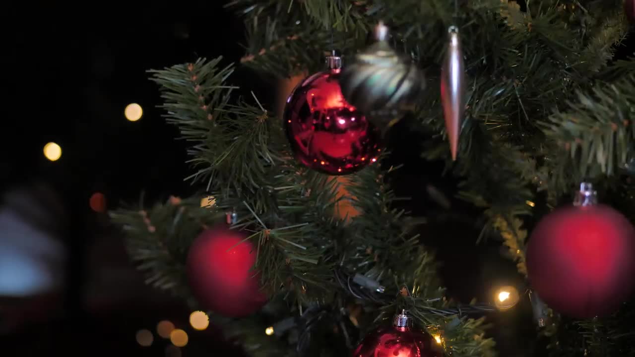 Video Stock Christmas Tree With Ornaments Live Wallpaper For PC - Free Download