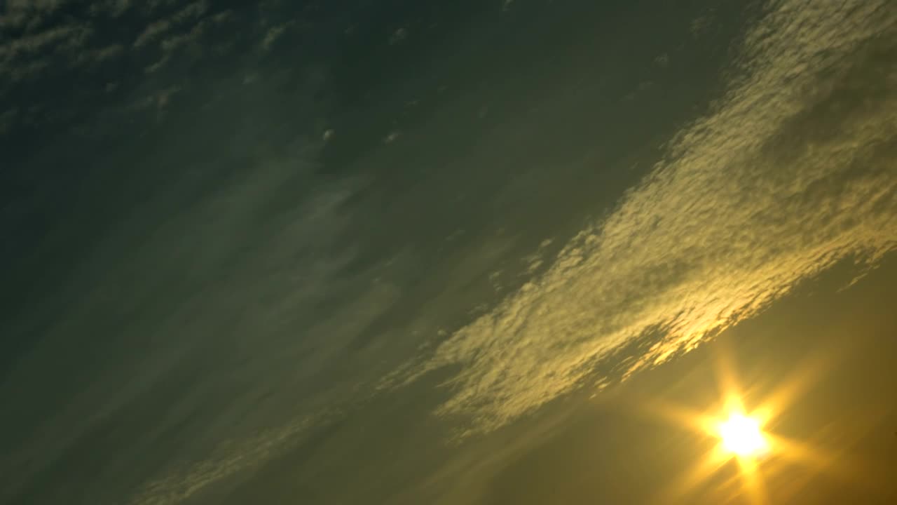 Free Video Stock Sun Flare Across The Sky Live Wallpaper - Free Download