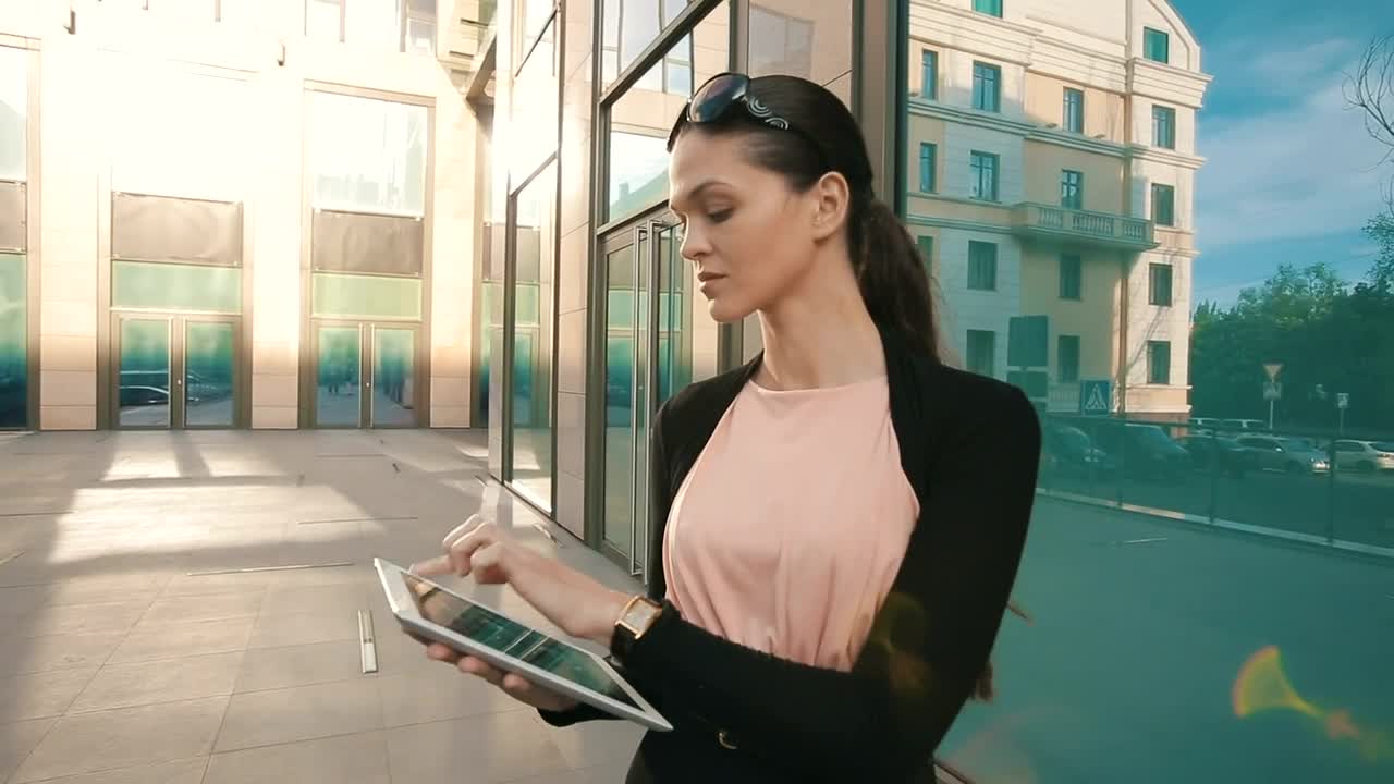 Stock Video Entrepreneur Works On Her Tablet Live Wallpaper For PC - Free Download