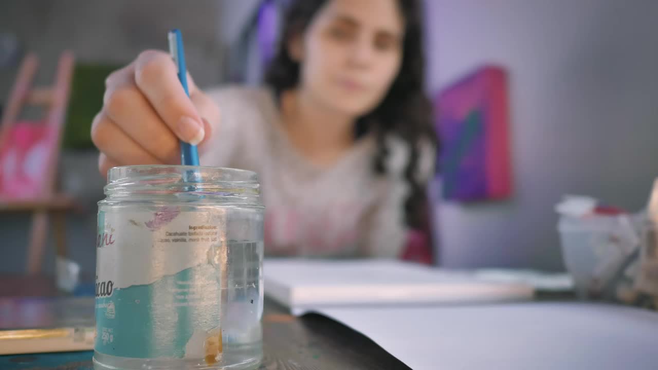 Free Stock Video Woman Artist Painting A Drawing In An Art Studio Live Wallpaper - Free Download