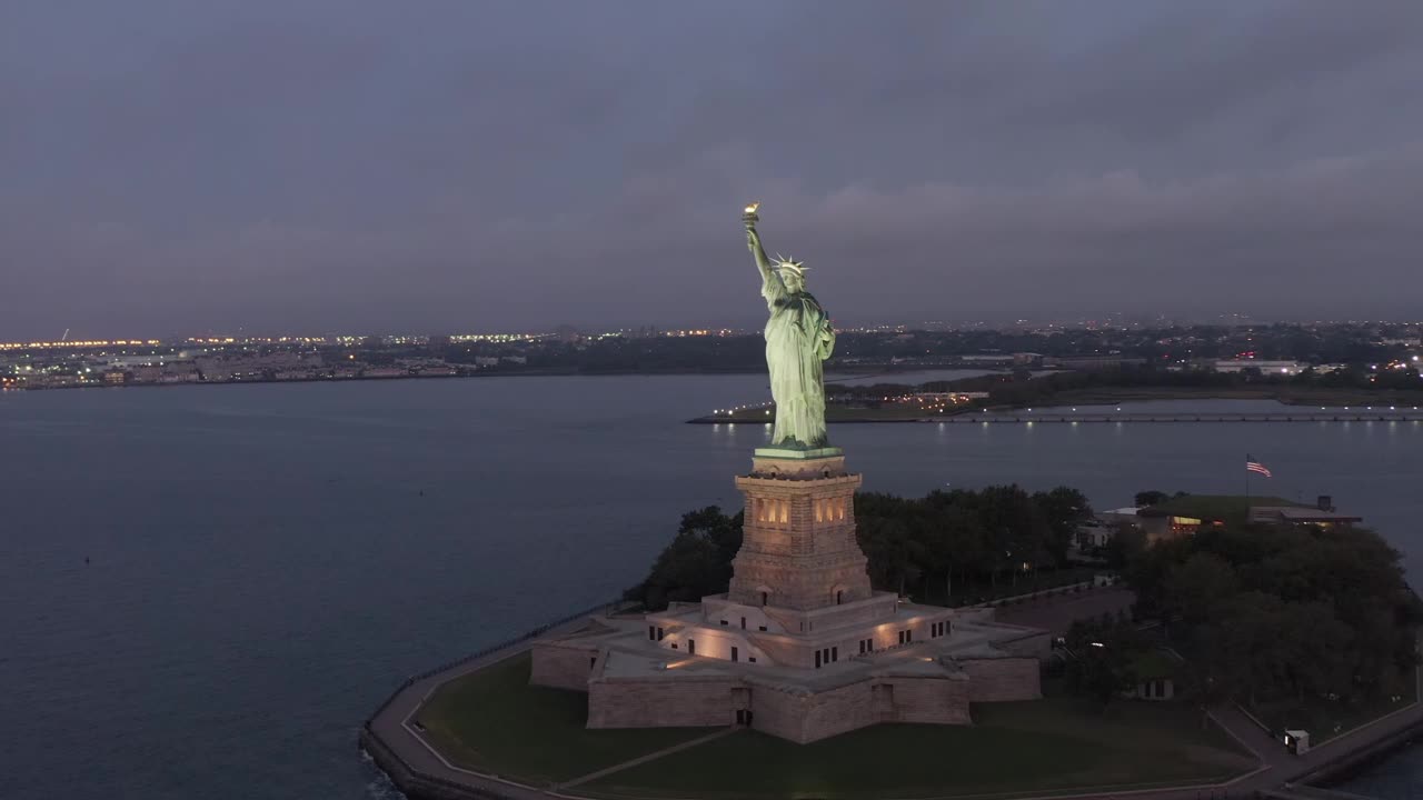 Free Video Stock Statue Of Liberty At Night Aerial View Live Wallpaper - Free Download