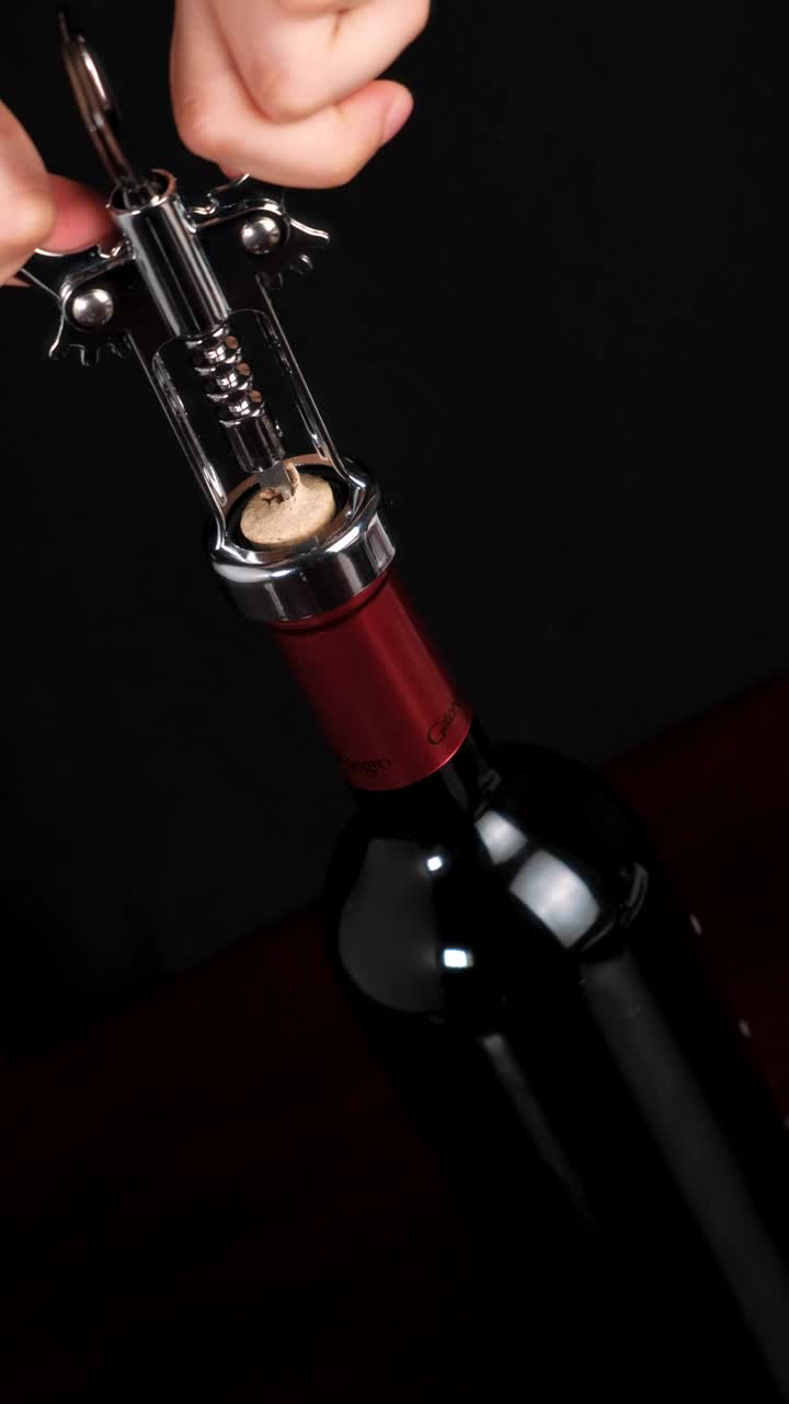 Free Stock Video Removing The Cork From A Wine Bottle With A Corkscrew Live Wallpaper - Free Download