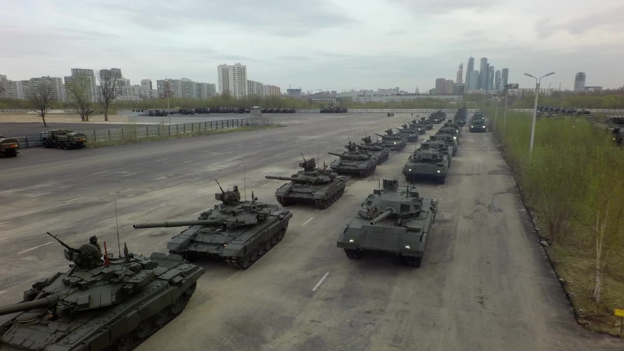 Free Stock Video Russian Tanks Heading Out Live Wallpaper - Free Download