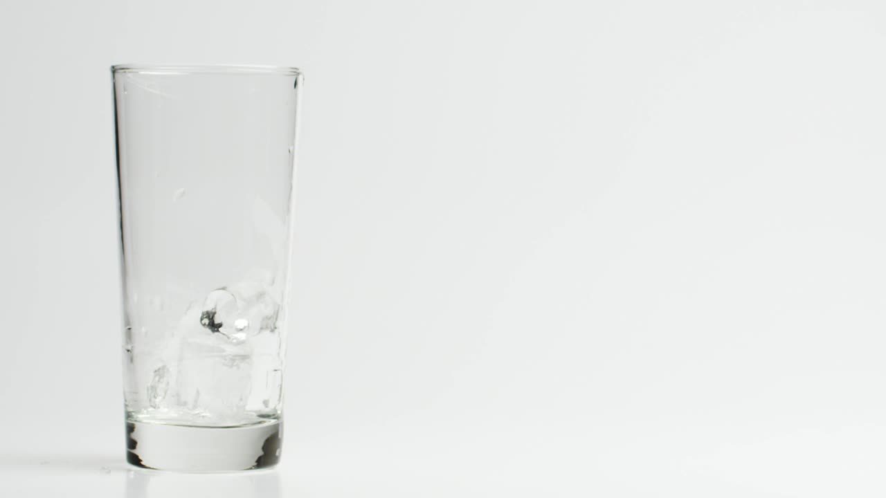 Video Stock Pouring Chocolate Milk On A Cristal Glass Live Wallpaper Free - Free Download